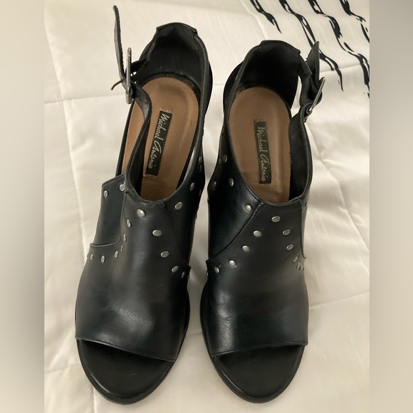Michael Antonio size 9 heels great condition. Worn only a couple times. - Picture 5 of 6